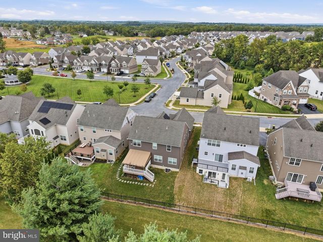 33 ALDERWOOD WAY, Lancaster, PA 17601