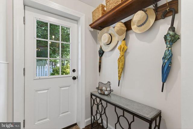 1521 N KENILWORTH ST, Arlington, VA 22205