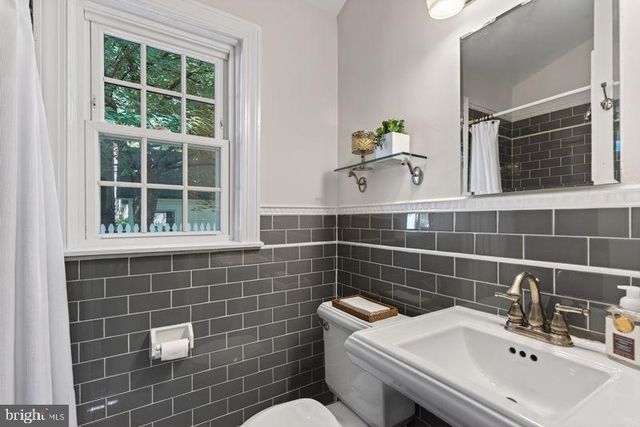 1521 N KENILWORTH ST, Arlington, VA 22205