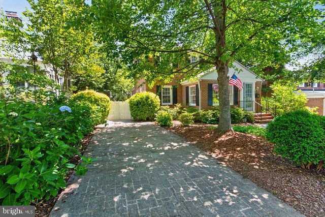 1521 N KENILWORTH ST, Arlington, VA 22205
