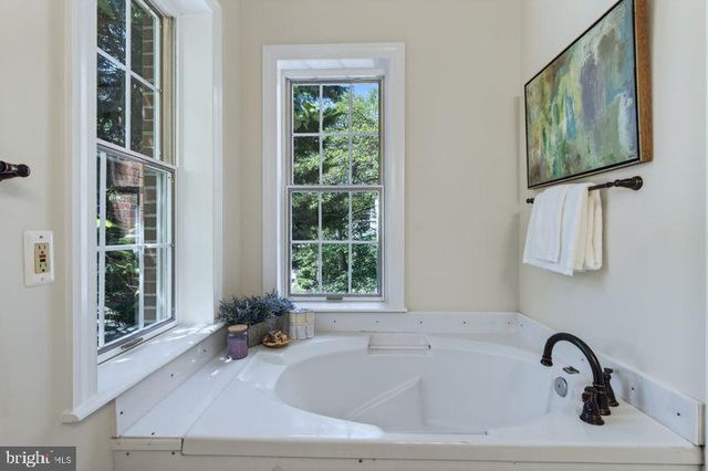 1521 N KENILWORTH ST, Arlington, VA 22205