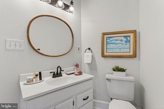 1521 N KENILWORTH ST, Arlington, VA 22205