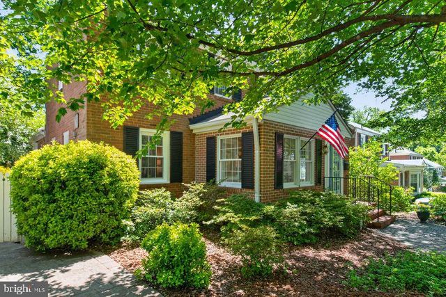 1521 N KENILWORTH ST, Arlington, VA 22205