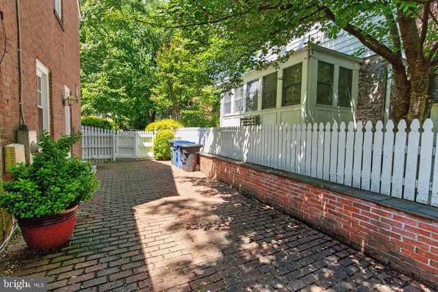 1521 N KENILWORTH ST, Arlington, VA 22205