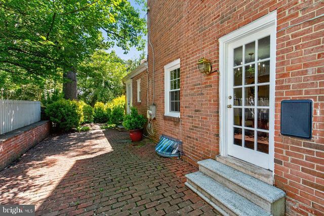 1521 N KENILWORTH ST, Arlington, VA 22205