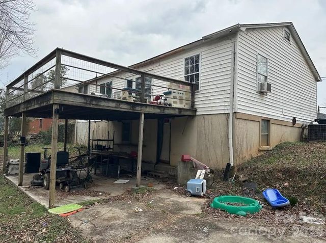 274 31st Street SW, Hickory, NC 28602