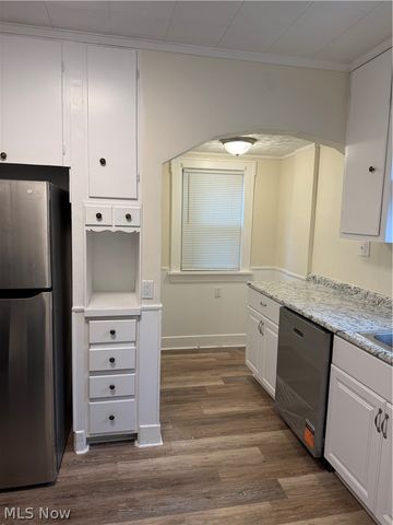 1514 8th Street, Cuyahoga Falls, OH 44221