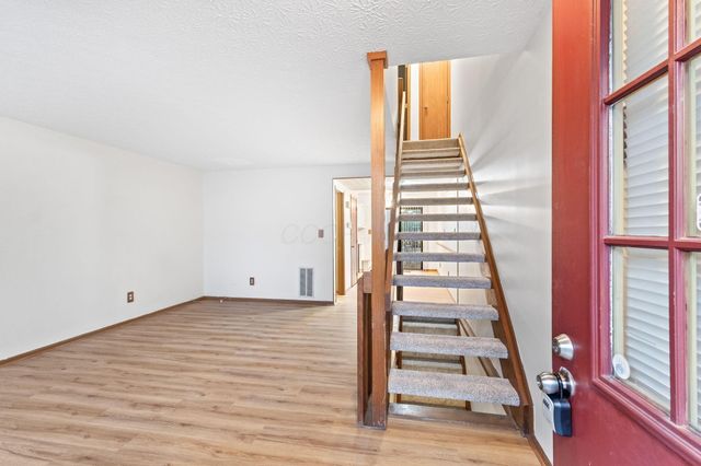 874 Charnwood Lane, 5D, Columbus, OH 43085