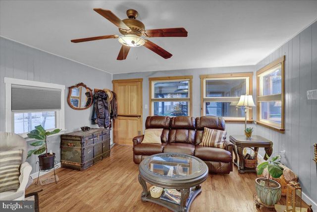 329 DAHLIA RD, Lancaster, PA 17602