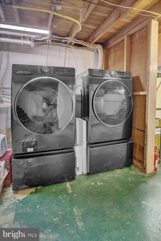 329 DAHLIA RD, Lancaster, PA 17602