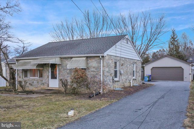 329 DAHLIA RD, Lancaster, PA 17602