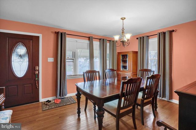 329 DAHLIA RD, Lancaster, PA 17602