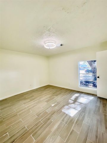 634 Twinbrooke Drive, Houston, TX 77037