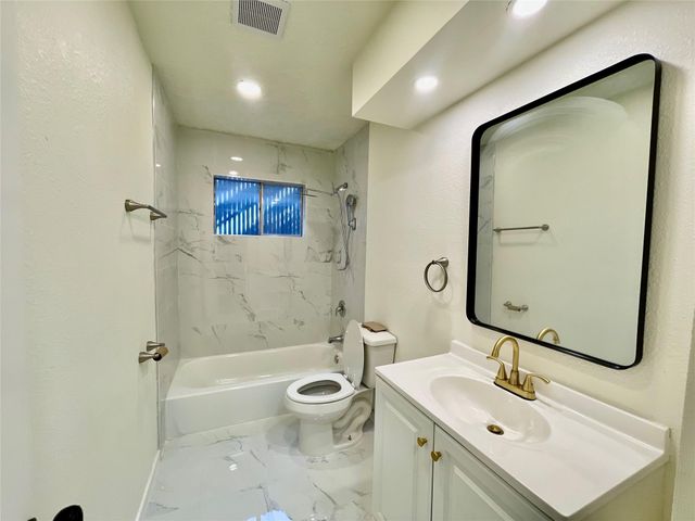 634 Twinbrooke Drive, Houston, TX 77037