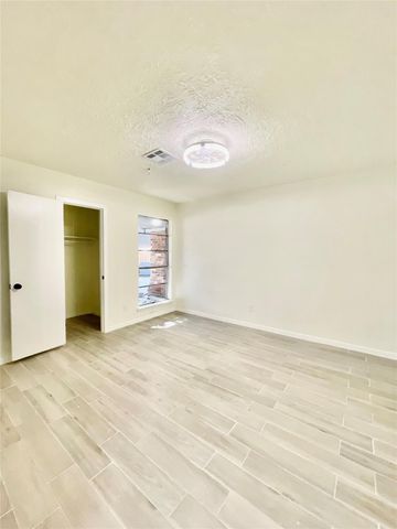 634 Twinbrooke Drive, Houston, TX 77037