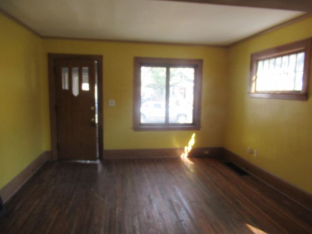 921 20th Avenue SE, Minneapolis, MN 55414