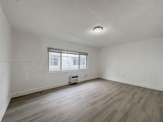 955 Bay Dr 2, Miami Beach, FL 33141