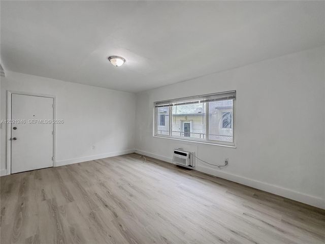 955 Bay Dr 2, Miami Beach, FL 33141