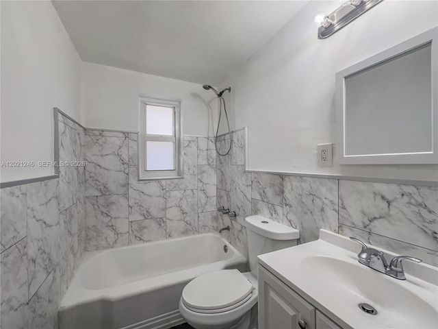 955 Bay Dr 2, Miami Beach, FL 33141