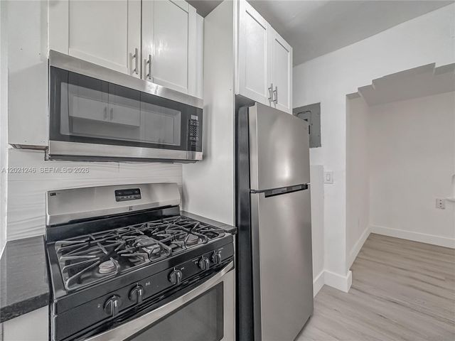 955 Bay Dr 2, Miami Beach, FL 33141