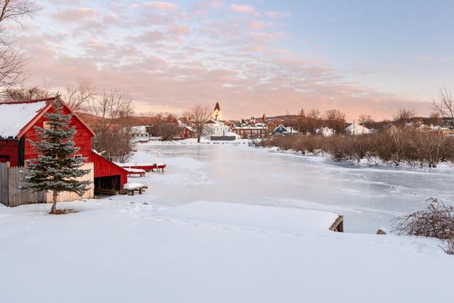 98 Water Street, Laconia, NH 03246