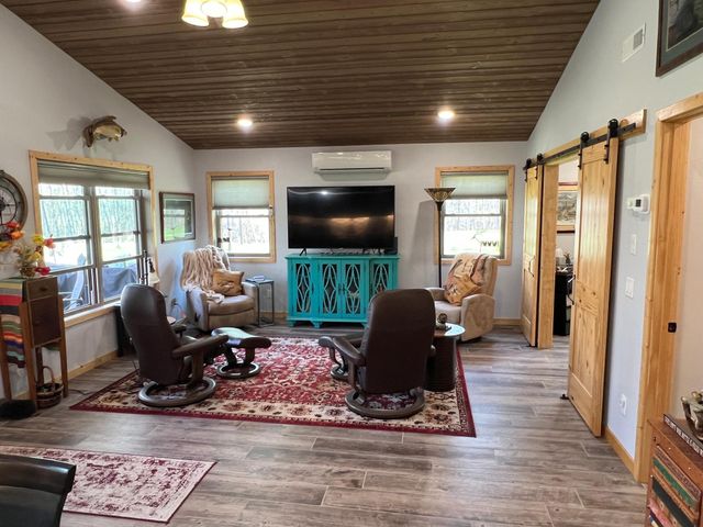 3108 State Highway 172 NW, Baudette, MN 56623