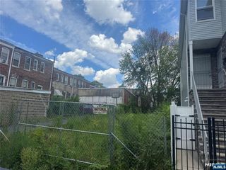 10 Whittier Place, Newark, NJ 07114