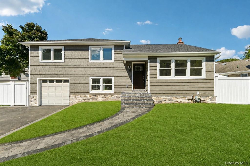 3176 Morgan Drive, Wantagh, NY 11793 — exterior