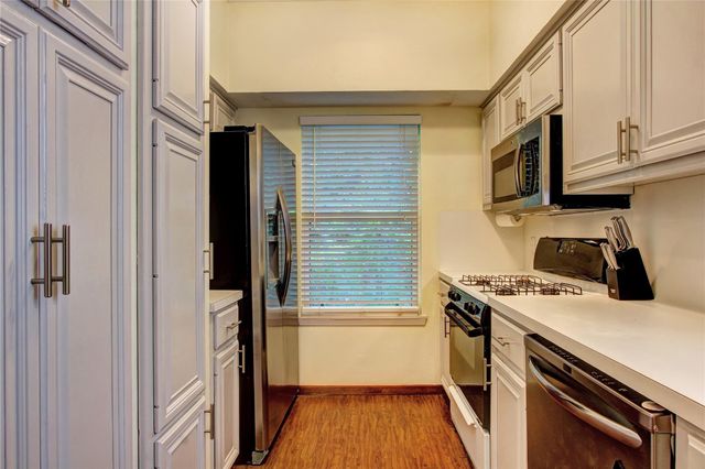 2208 Trailside DR, Austin, TX 78704