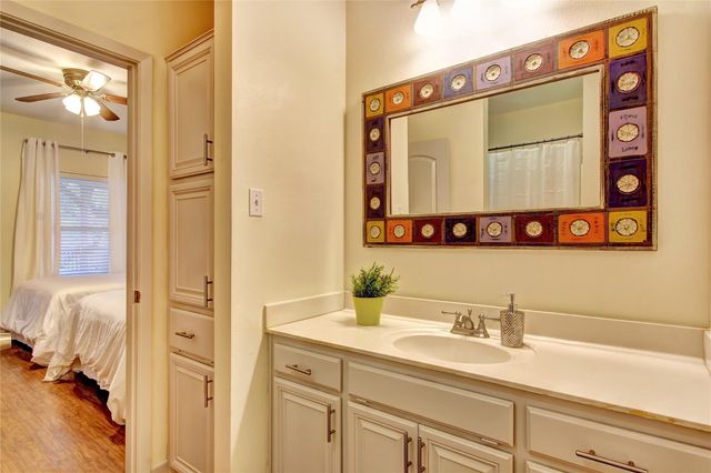 2208 Trailside DR, Austin, TX 78704