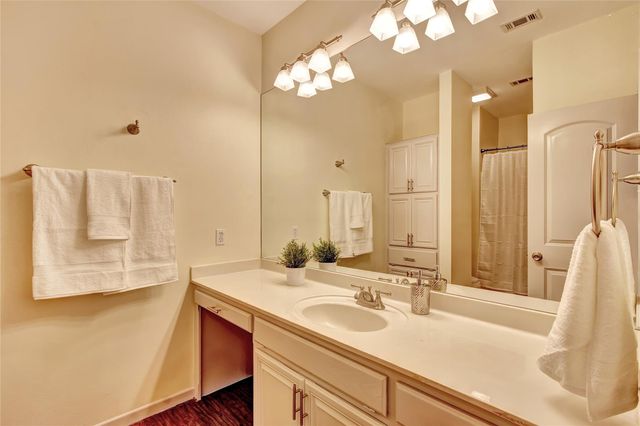 2208 Trailside DR, Austin, TX 78704