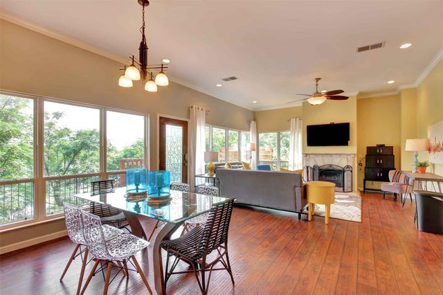 2208 Trailside DR, Austin, TX 78704