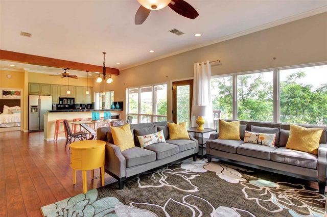 2208 Trailside DR, Austin, TX 78704