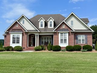 215 Wellington Dr, Manchester, TN 37355