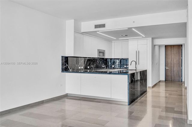 88 SW 7th Street 806, Miami, FL 33130