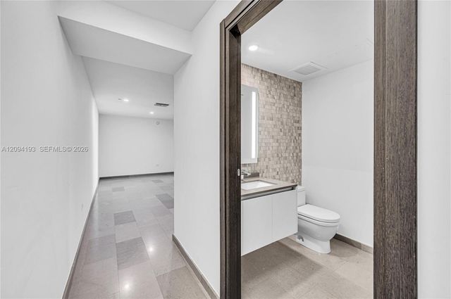 88 SW 7th Street 806, Miami, FL 33130