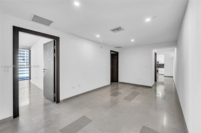 88 SW 7th Street 806, Miami, FL 33130