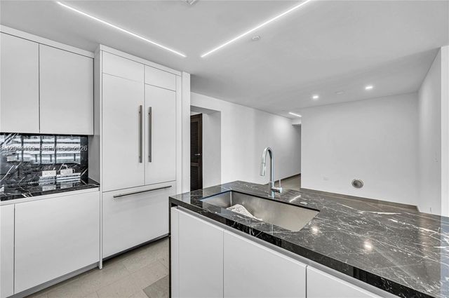 88 SW 7th Street 806, Miami, FL 33130