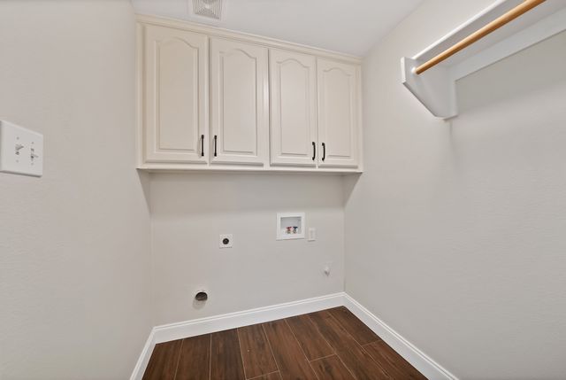 2770 S Lakeview Drive, Cedar Hill, TX 75104