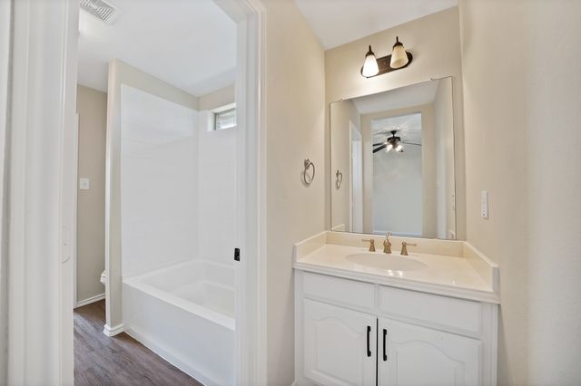 2770 S Lakeview Drive, Cedar Hill, TX 75104