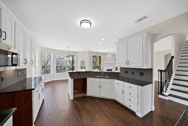 2770 S Lakeview Drive, Cedar Hill, TX 75104