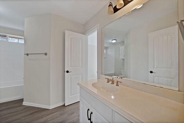 2770 S Lakeview Drive, Cedar Hill, TX 75104