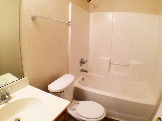 1006 Godwin Avenue, Glenn Heights, TX 75154