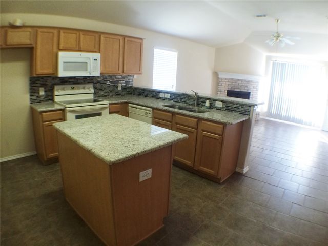 1006 Godwin Avenue, Glenn Heights, TX 75154