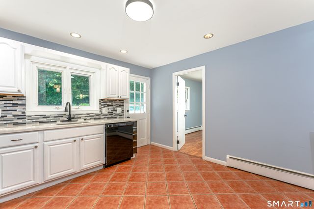 47 Juniper Ridge Drive, Waterbury, CT 06708