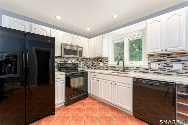 47 Juniper Ridge Drive, Waterbury, CT 06708
