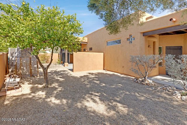 5660 W Triangle X Place, Tucson, AZ 85713