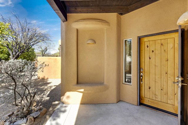 5660 W Triangle X Place, Tucson, AZ 85713