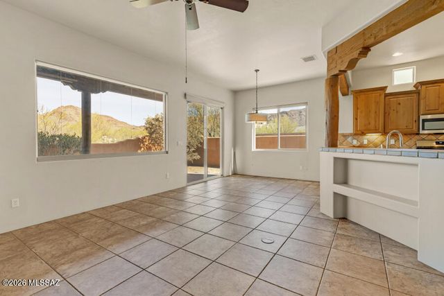 5660 W Triangle X Place, Tucson, AZ 85713