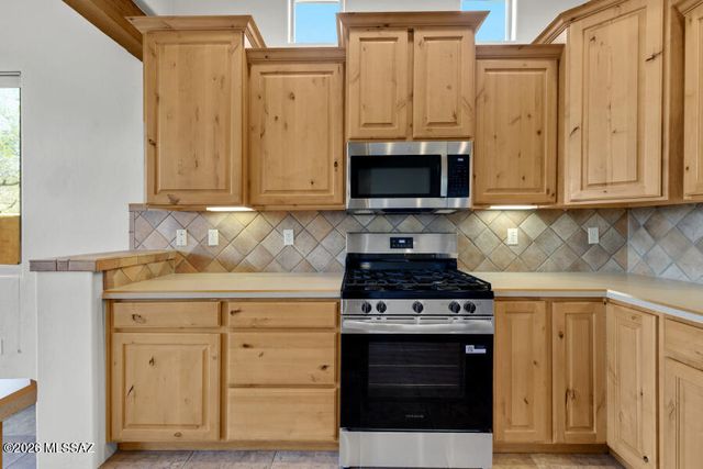 5660 W Triangle X Place, Tucson, AZ 85713